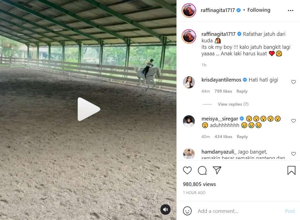 Rafathar Malik Ahmad terjatuh dari kuda