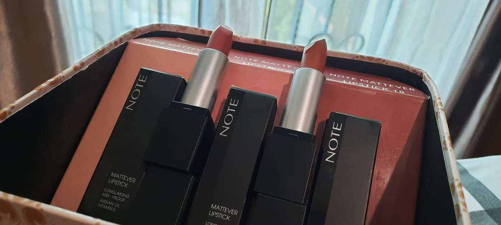 Note Cosmetics Mattever Lipstick