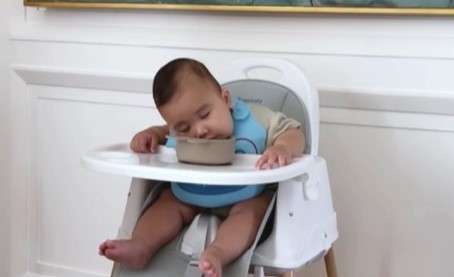 Tertidur di mangkok