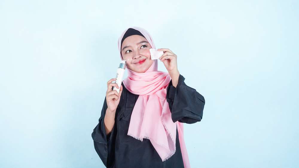 Membersihkan Makeup