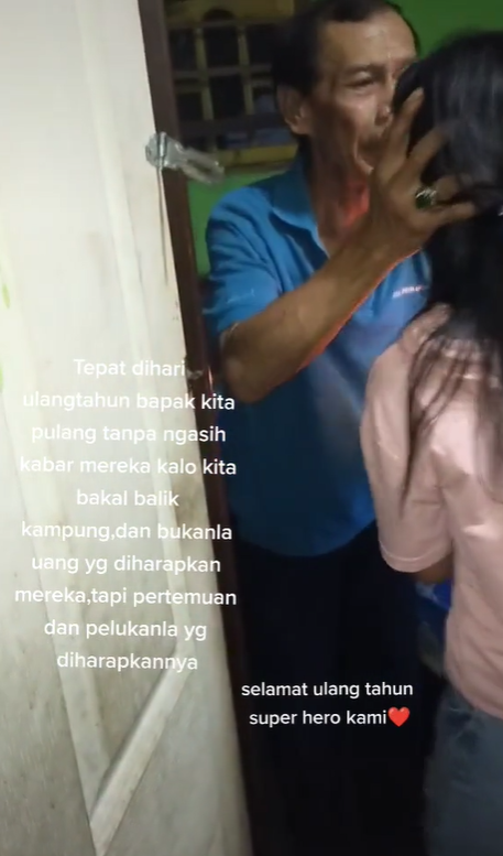 Anak Pulang Kampung untuk Berikan Surprise Ulang Tahun Ayah