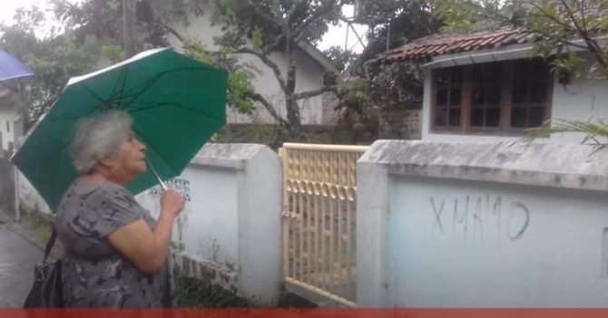Yvone mencari rumah masa kecil