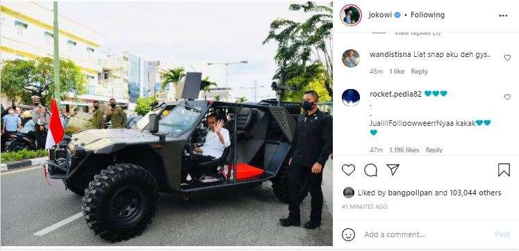 Jokowi mencoba kendaraan taktis P6 ATAV V1.
