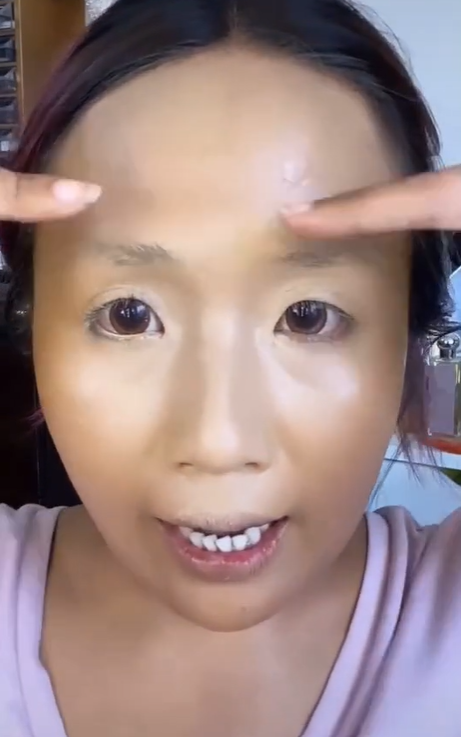 Trik Memakai Concealer Ala Model Catwalk