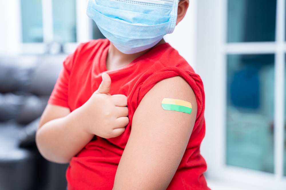 Muncul Gejala Demam Pasca Anak Imunisasi, Apa yang Harus Orangtua Lakukan?