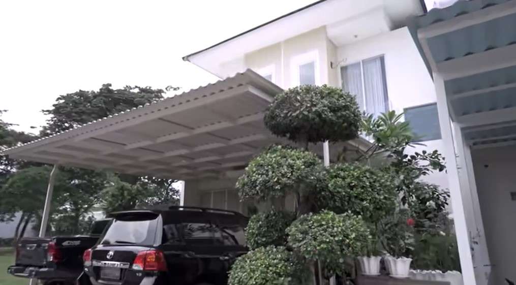 Bagian Depan Rumah Dodit