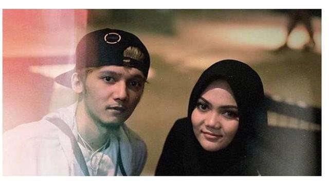 Rina Nose dan Abi Krisna