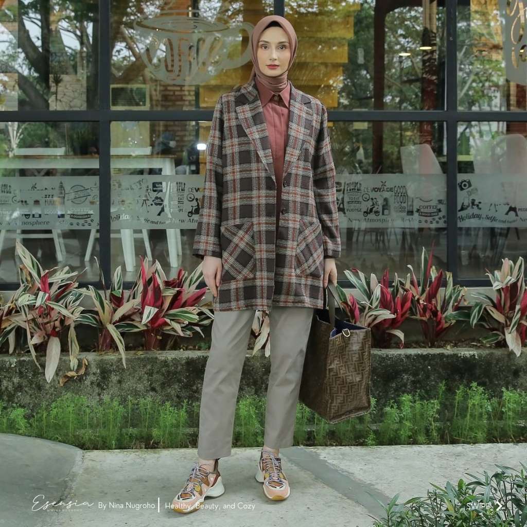 Busana kerja muslimah