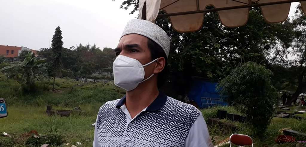 Teddy Syah suami Almarhum Rina Gunawan