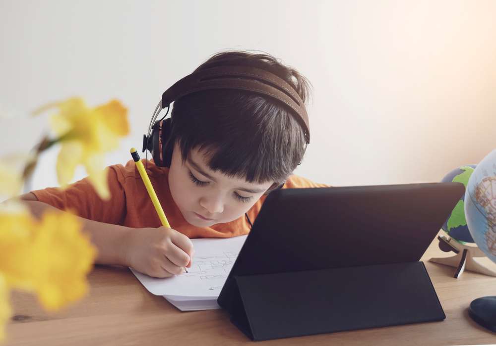 Tetap Harmonis Bersama Anak Meski di Rumah Aja, Simak Tipsnya di Webinar Ini Yuk