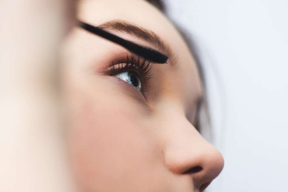 Produk Kecantikan Lokal Jadi Tren, Begini Tips Makeup Glowing
