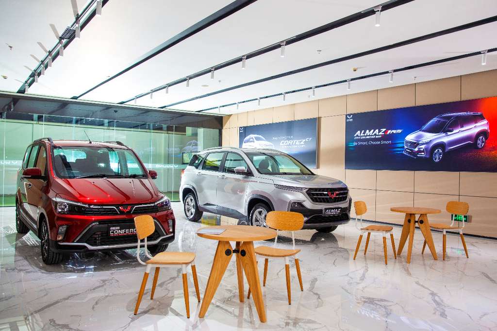 Flagship Center Pertama Wuling
