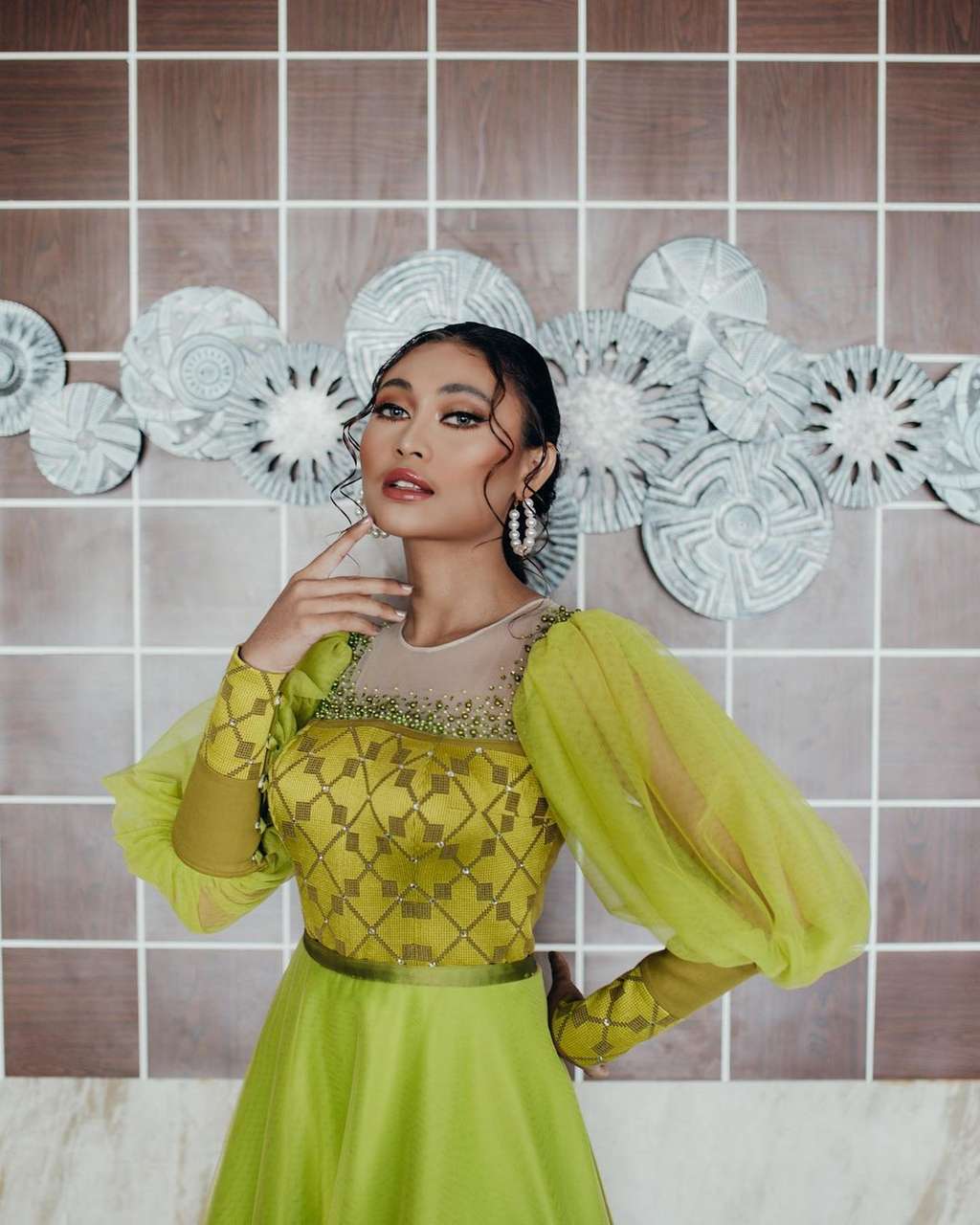 Novia Bachmid Novia Bachmid