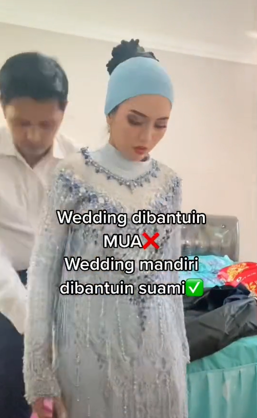 Merias Wajah Tanpa MUA Saat Resepsi Merias Wajah Tanpa MUA Saat Resepsi