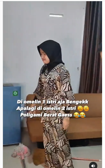 Istri kedua mat peci Istri kedua mat peci