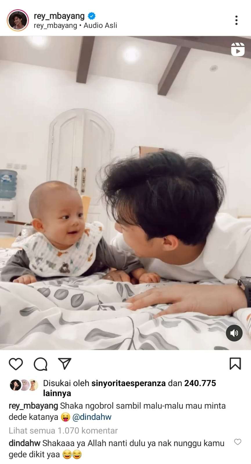Unggahan Rey Mbayang bareng putranya