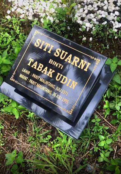 Viral ziarah kubur baru sadar tanggal dan bulan kematian keluarga sama semua.