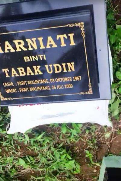 Viral ziarah kubur baru sadar tanggal dan bulan kematian keluarga sama semua.