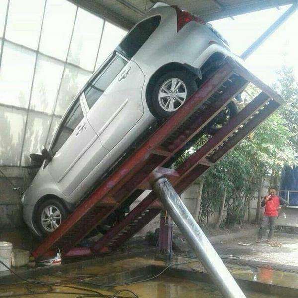 8 momen apes saat memakai barang yang tiba-tiba rusak.