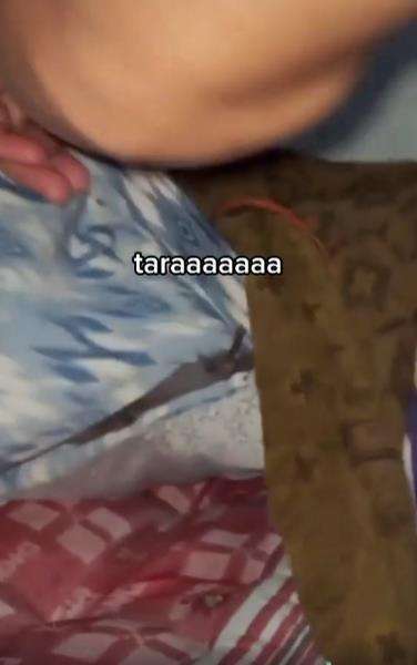 Mau tidur ada sesuatu mengganjal, pas dicek...