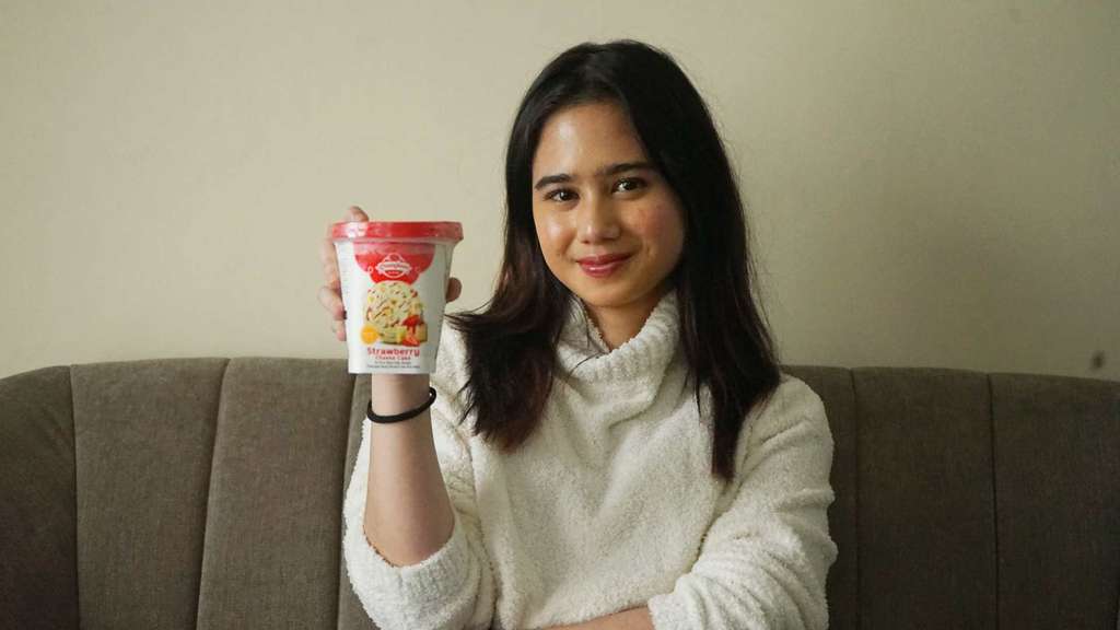 Tissa Biani dengan Es Krim Favoritnya