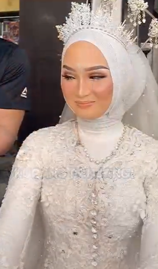 Riasan Natural di Wajah Pengantin