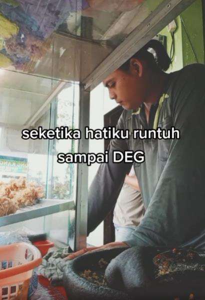 Curhat sedih penjual fried chicken pinggir jalan.