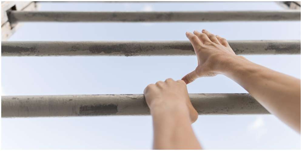 Arti Mimpi Celana Sobek Arti Mimpi Celana Sobek