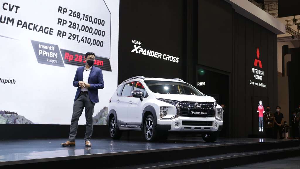 Xpander dan New Xpander Cross Foto by deki prayoga Xpander dan New Xpander Cross Foto by deki prayoga