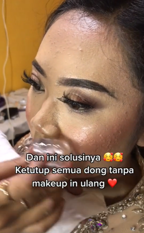 Memperbaiki Riasan Luntur