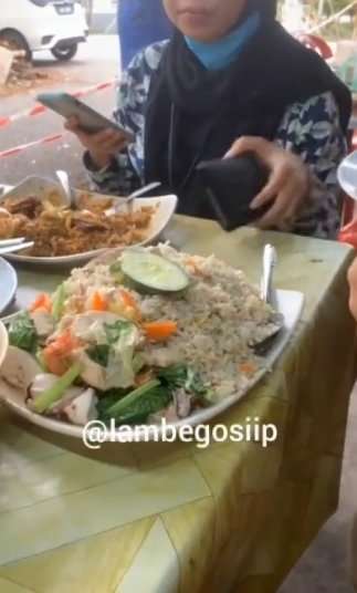 Makanan porsi banyak