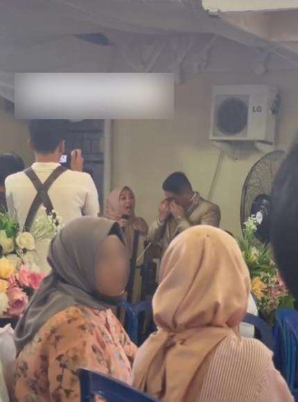 Momen sedih di resepsi pernikahan, dikira tangisi mantan padahal..