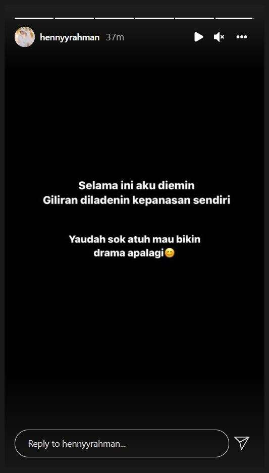 Unggahan Larissa Chuo dan Henny Rahman