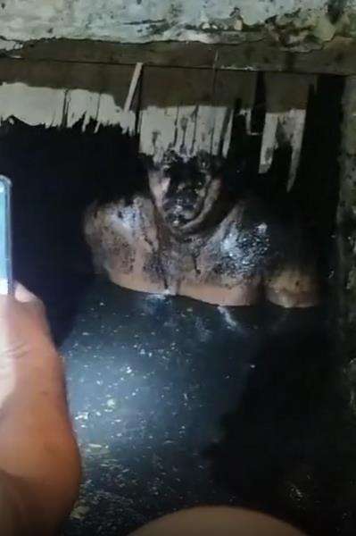 Warga Temukan Sosok Menyeramkan di Gorong-Gorong.