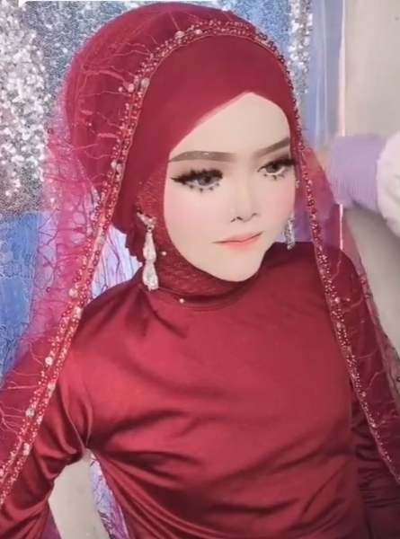 Pengantin dengan Alis Botak