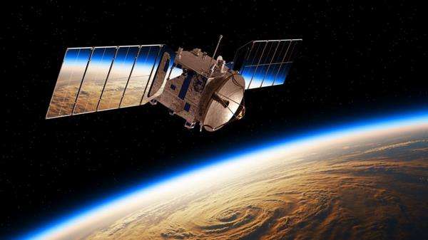 Satelit buatan manusia menjalankan aksinya.