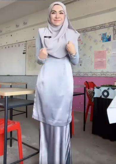 Ibu guru cantik ini bikin siswa dan netizen betah berlama-lama menatapnya.