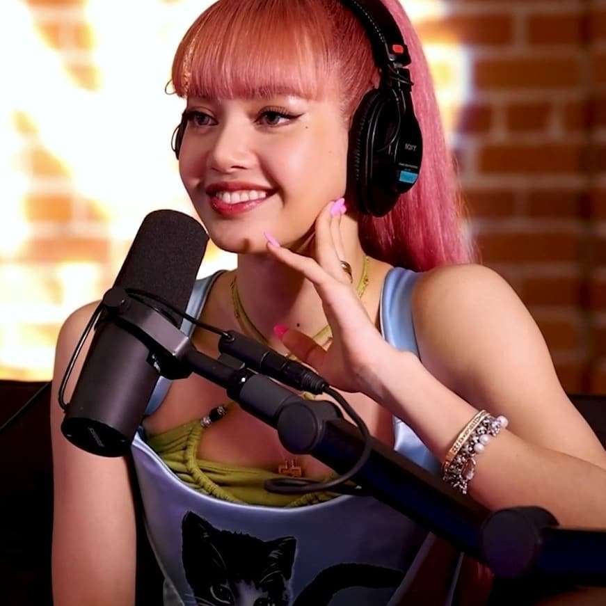 Instagram @lalisaastyles