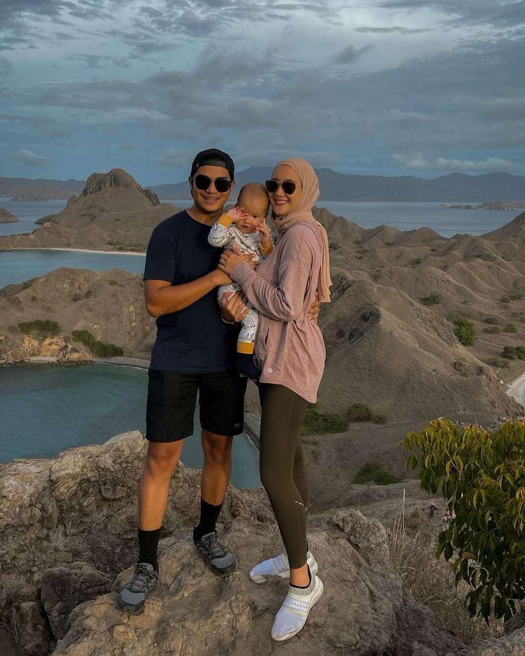 Erica Putri & keluarga