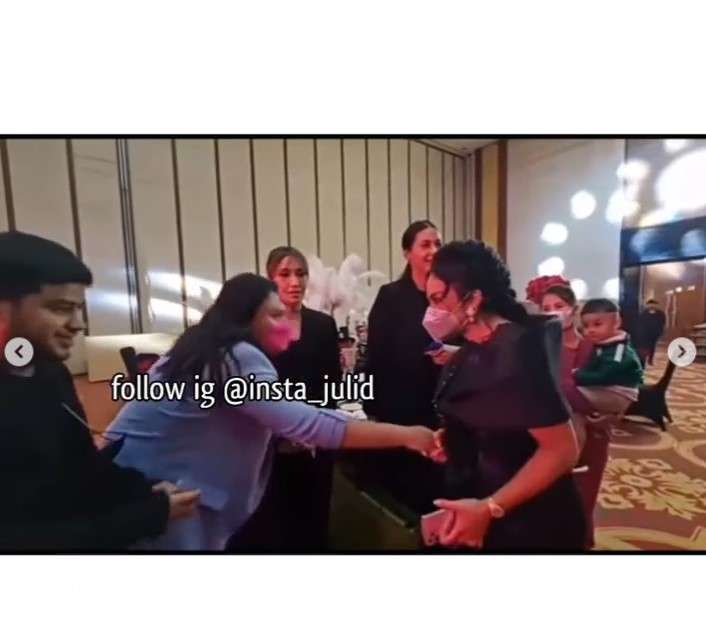 Begini momen Keanu salaman dengan KD