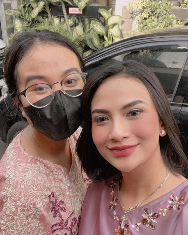 Vanessa dan Mayang adiknya