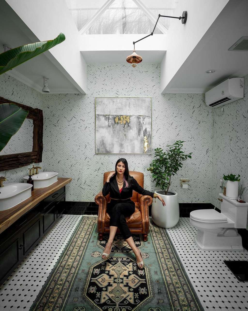Penampakan kamar mandi Sharena Delon
