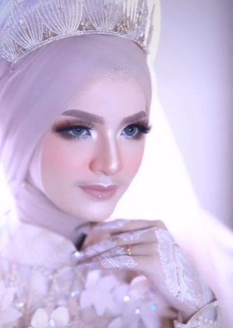 Wajah Pengantin Sesudah Dirias