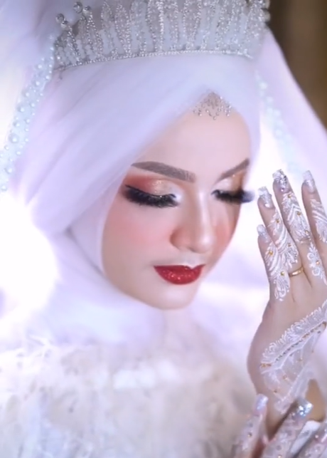 Wajah Pengantin Sesudah Dirias