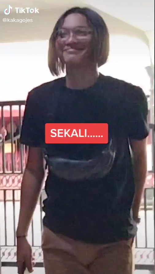 Anak Laki-laki Potong Rambut
