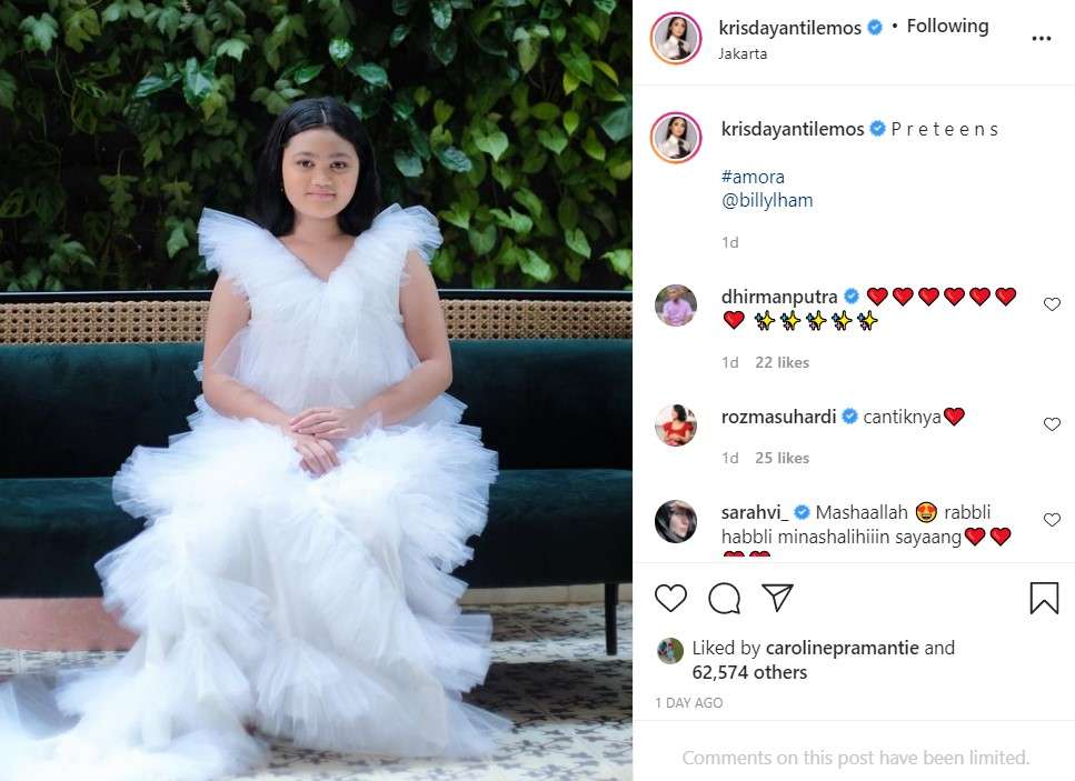 Penampilan baru Amora Lemos