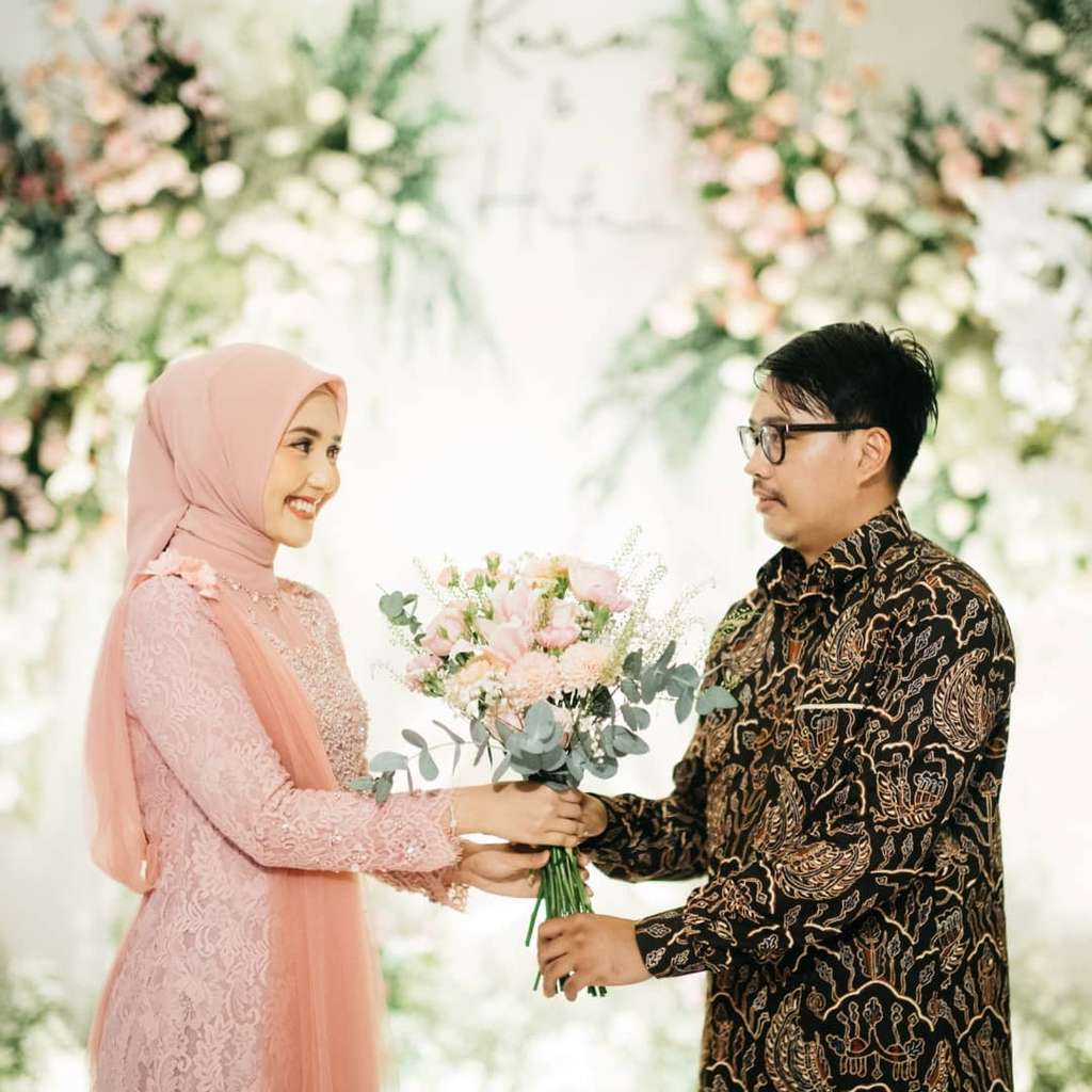 Rara dan Hifni lamaran
