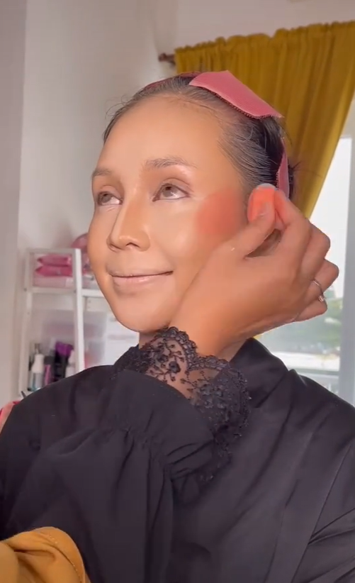 Tutorial Memakai Blush