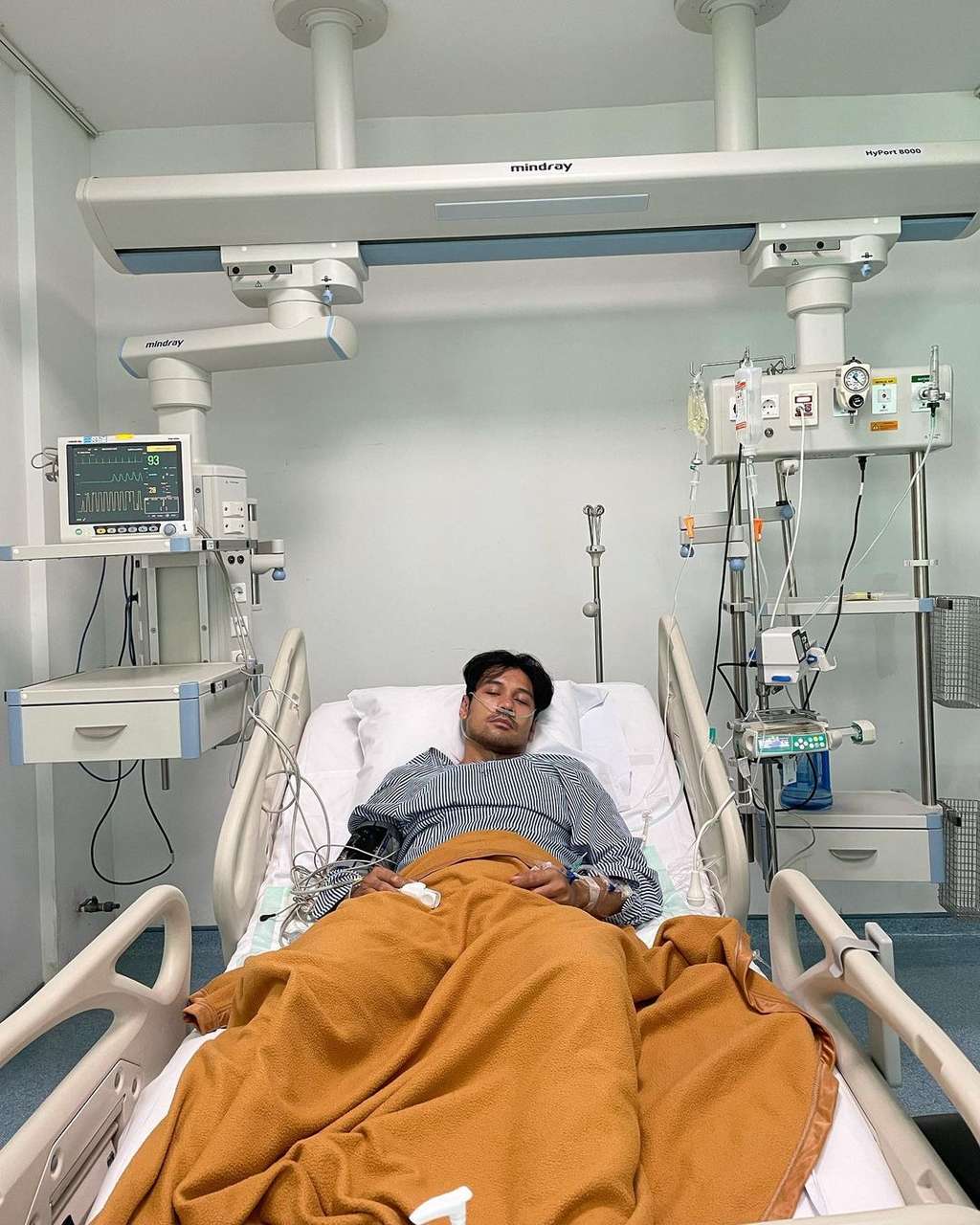 Chicco Jerikho saat dirawat di Rumah Sakit