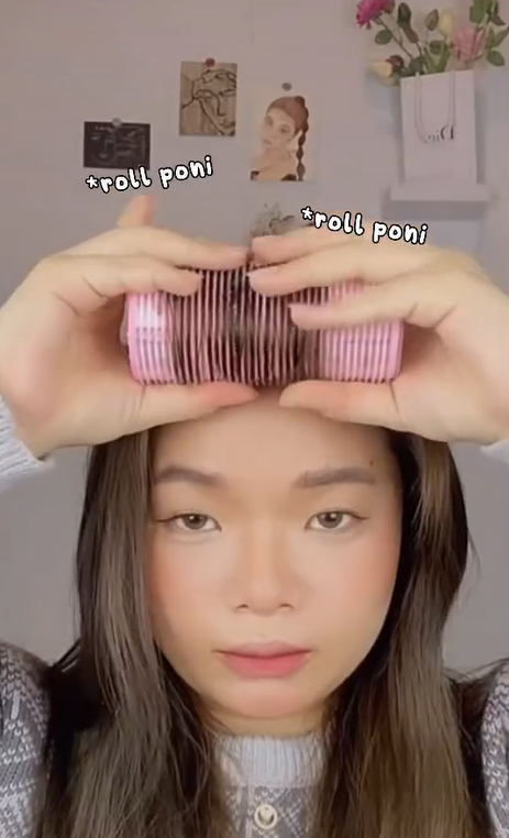Menggunakan Roll Rambut